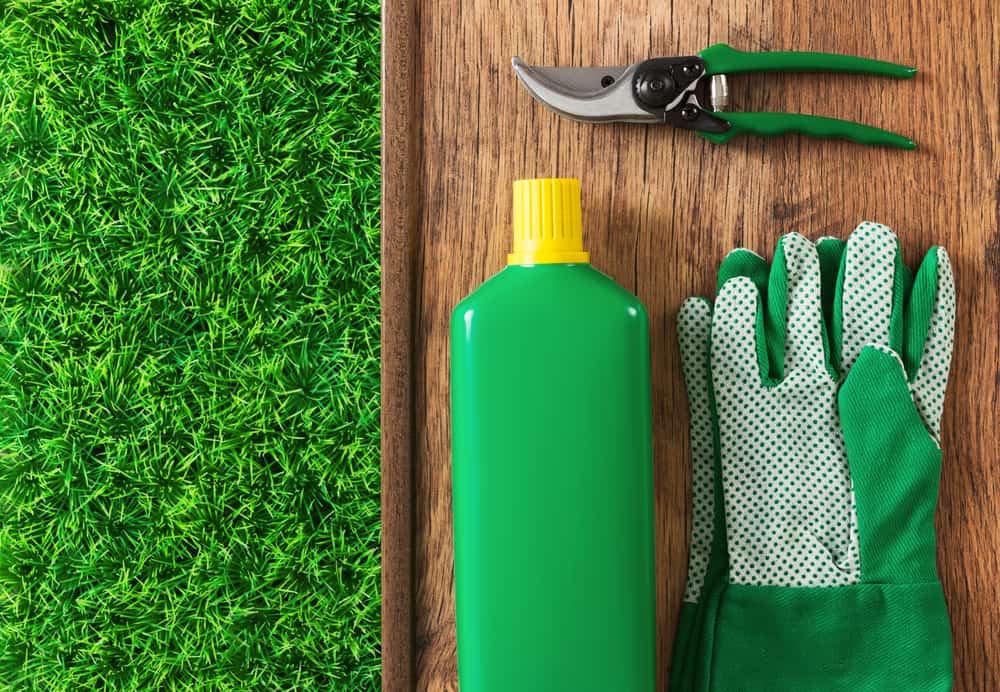 Liquid Fertilizer Application Tips For Your Lawn